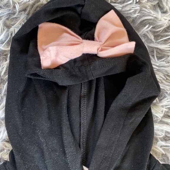 "Little Sis" Hooded Black Onesie Size 3-6 months - Picture 5 of 6